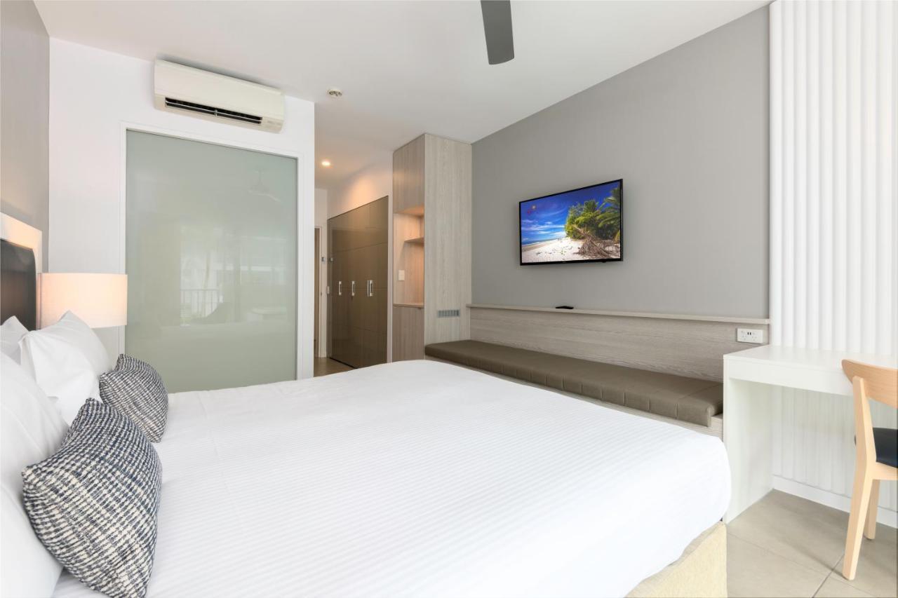 Beach Club Port Douglas Luxury Apartments Exteriör bild